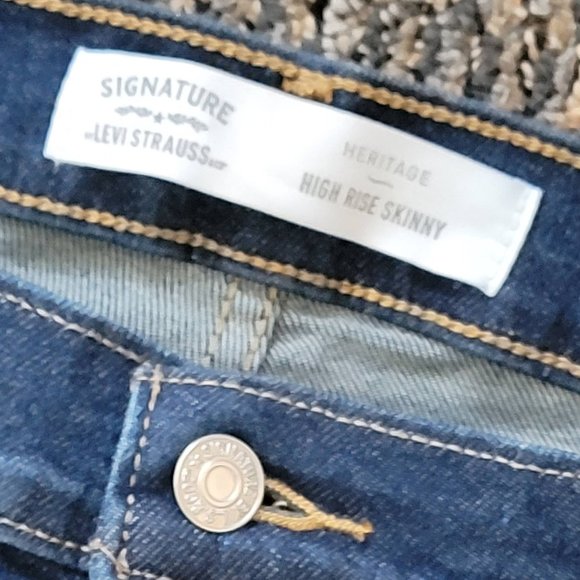 Levi's Signature High Rise Skinny Size 22W - Picture 13 of 13